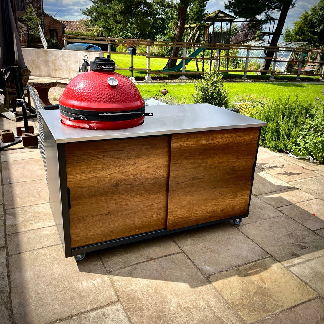 BIG4SPACE 150 barrique oak kamado table for Kamado Joe classic 1. Middlesborough. - KamadoSpace