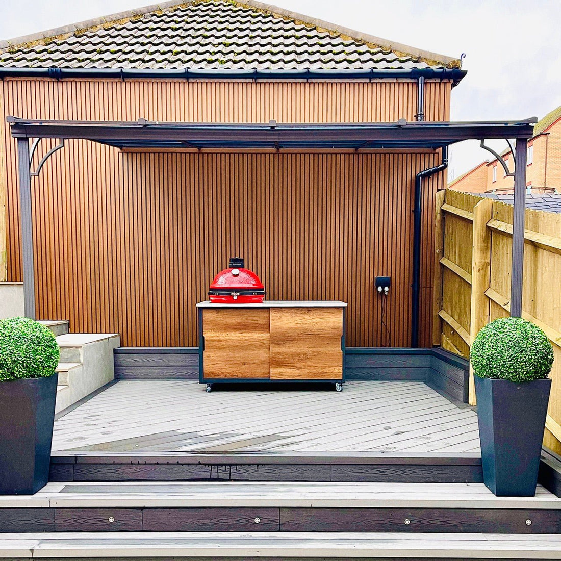 BIG4SPACE outdoor kitchen in barrique oak for Kamado Joe classic 3. Northampton. - KamadoSpace