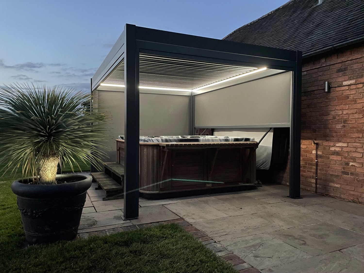 BIG4SPACE premium pergola - outdoor gazebo - louvered pergola - aluminium pergola