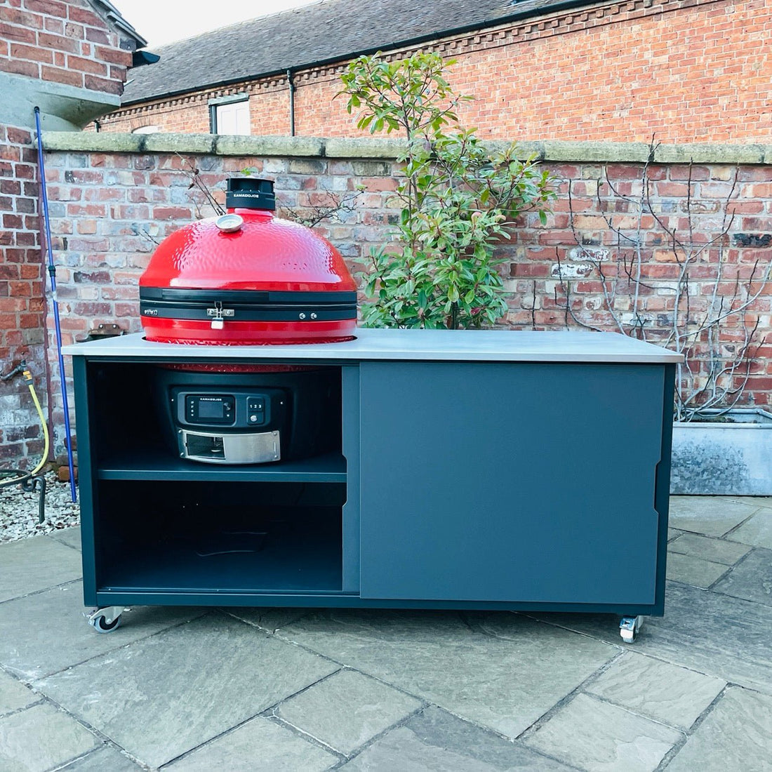 BIG4SPACE 180 outdoor kamado kitchen: The Throne Built for the Kamado Joe Konnected Big Joe - KamadoSpace